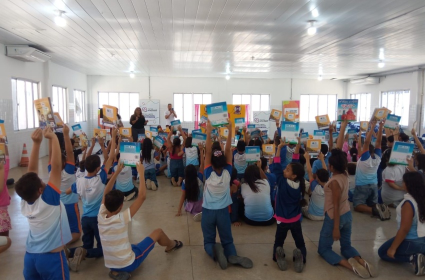 Escola Municipal Jaime de Altavilla recebe projeto Literatura Acessível