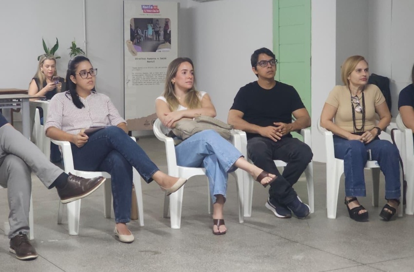 Médicos participam de capacitação em inserção e retirada de dispositivo intrauterino(DIU)