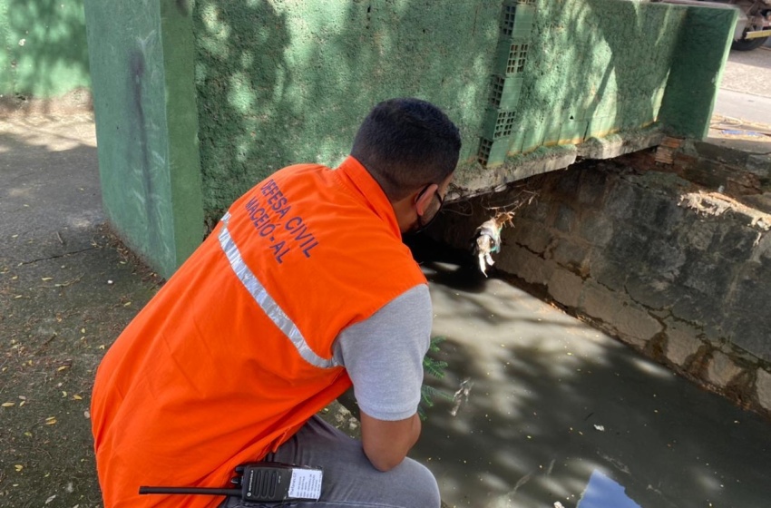 Defesa Civil Municipal vistoria córregos e pontes de Maceió