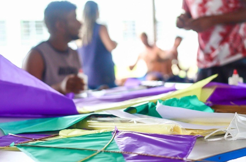Oficina de pipas é realizada na Escola Nosso Lar