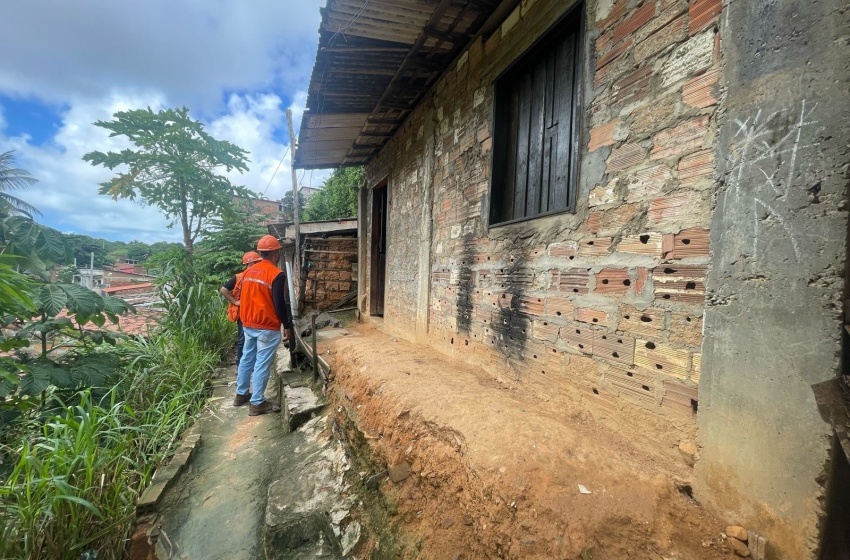 Está chovendo e mora em área de risco? Saiba o que fazer
