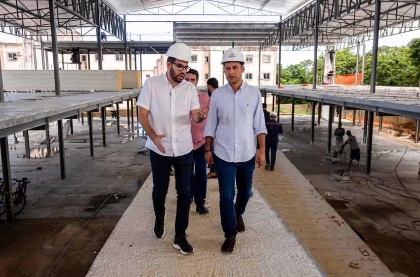 Vice-prefeito e titular da Seminfra visita obras de novos Gigantinhos em Maceió