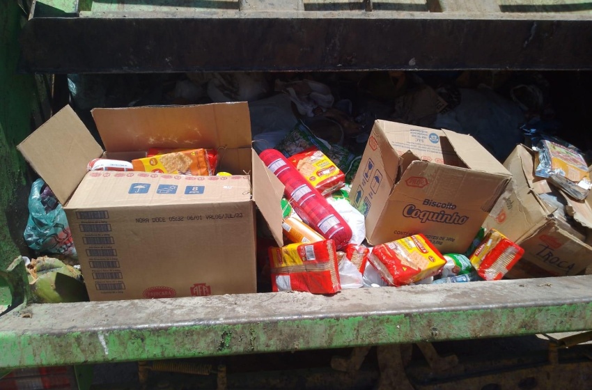 Vigilância Sanitária apreende 440 kg de alimentos impróprios para consumo em Ipioca
