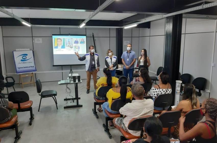 Vigilância Sanitária capacita vendedores de tapioca sobre boas práticas com alimentos