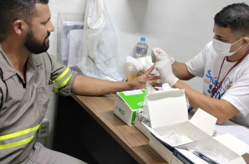 Saúde do Homem leva ação preventiva para empresa de coleta de lixo em Maceió