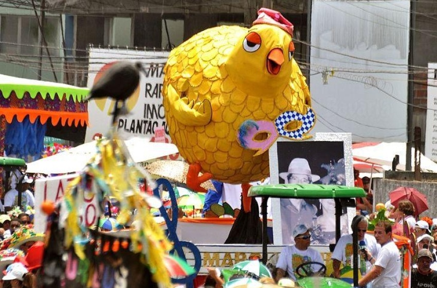 Orquestra do Pinto da Madrugada vai tocar nas escadarias da Associação Comercial