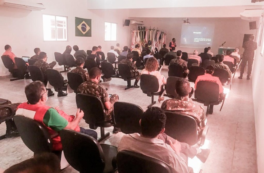 Defesa Civil apresenta situação de afundamento dos bairros durante Simpósio