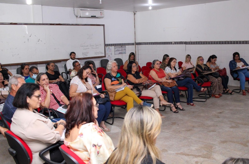 Semed reúne novos gestores para discutir demandas das escolas da rede municipal