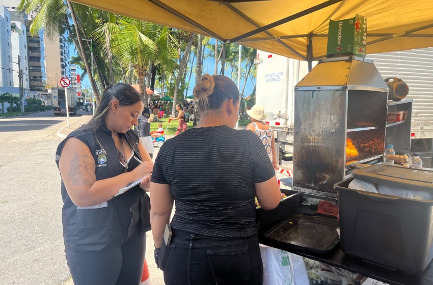 Segurança Cidadã conscientiza ambulantes sobre uso excessivo de equipamentos na Rua Aberta