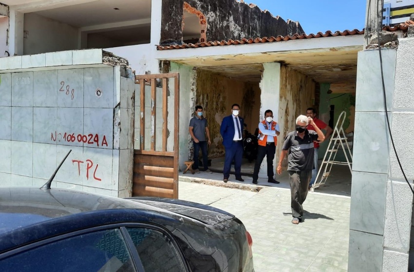 GGI dos Bairros e Defesa Civil visitam família que anunciou retorno ao imóvel