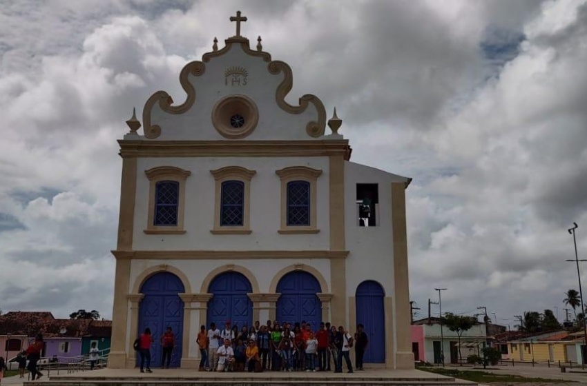Aula de campo incentiva estudantes a reconhecer patrimônios artístico e cultural