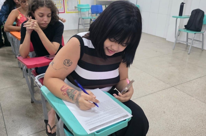 Curso gratuito de inglês da Prefeitura de Maceió transforma relação de aluna com o idioma