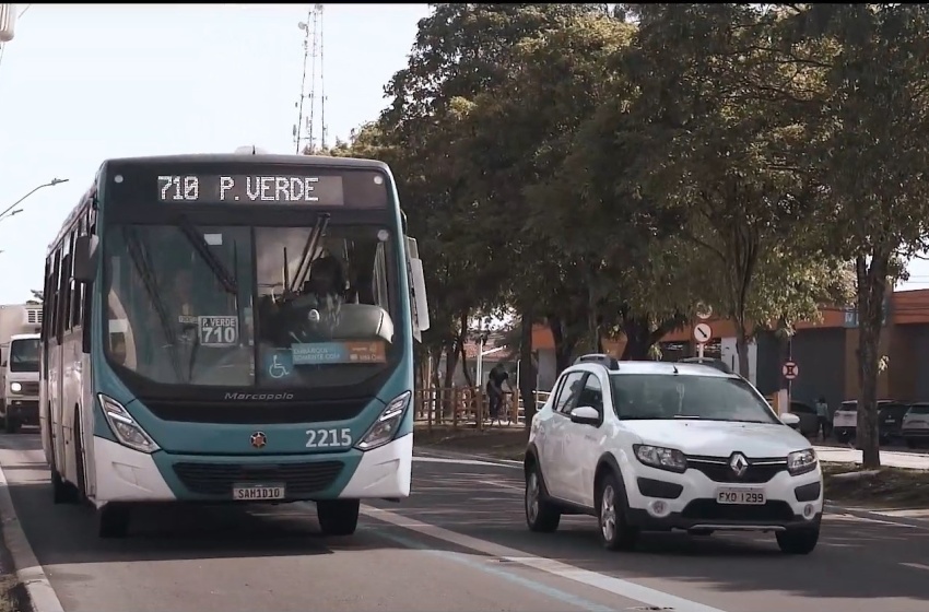 Faixa exclusiva garante agilidade no deslocamento do transporte público