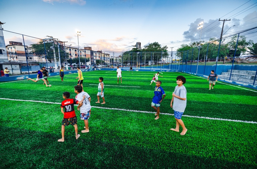 Prefeitura trabalha, simultaneamente, na construção de 15 areninhas esportivas espalhadas por Maceió