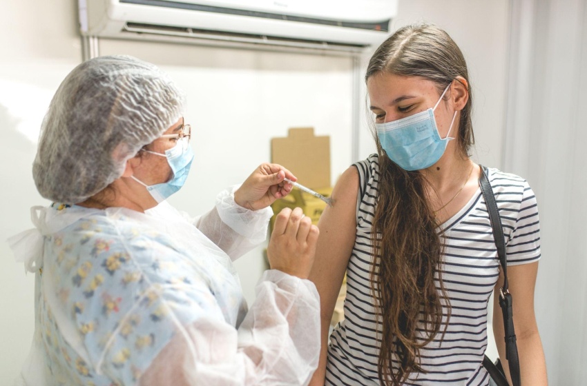 Saúde inicia campanha de vacinação contra HPV nas escolas nesta segunda(21)