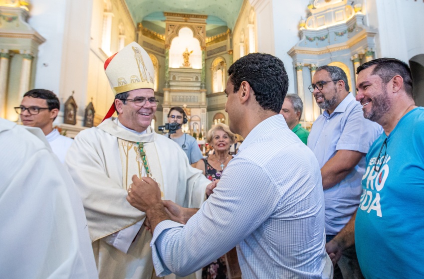 Prefeitura  participa da posse canônica do arcebispo coadjutor Dom Alberto Breis