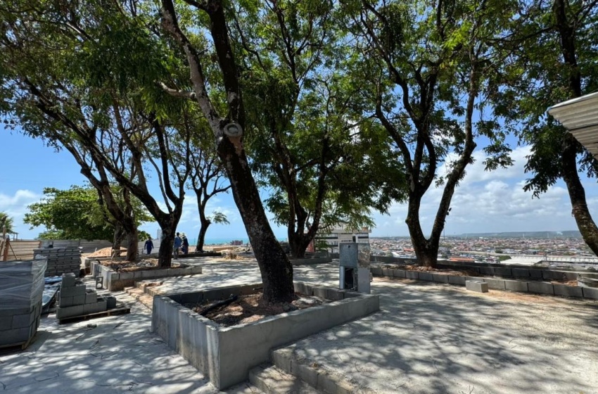 Revitalização do Mirante Santa Terezinha atinge 50% de avanço físico