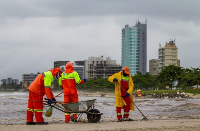 Em 2022, Desenvolvimento Sustentável recolheu mais de 4.500 toneladas de lixo em praias da capital