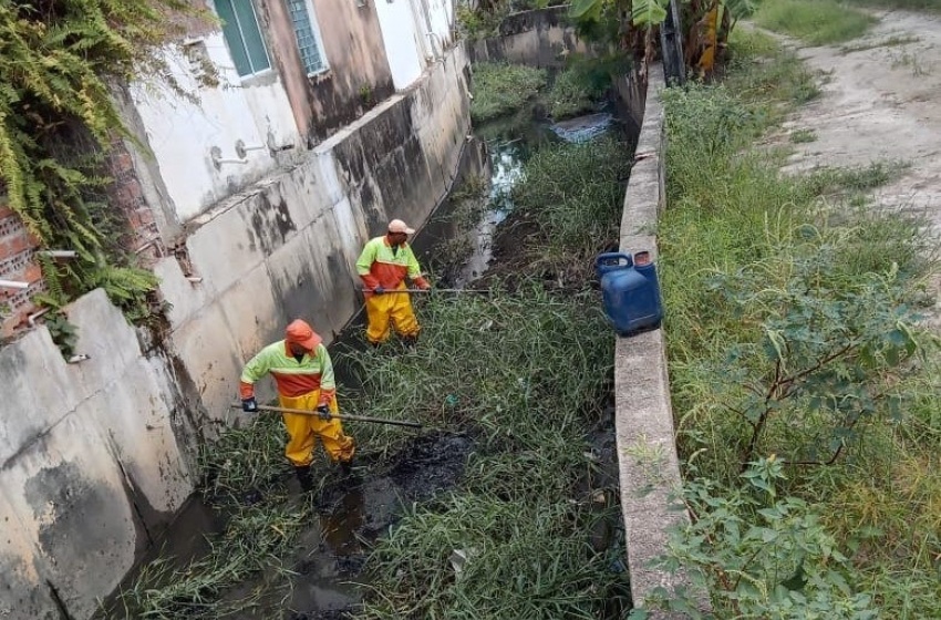 Início do inverno: Prefeitura intensifica limpeza de canais como medida preventiva
