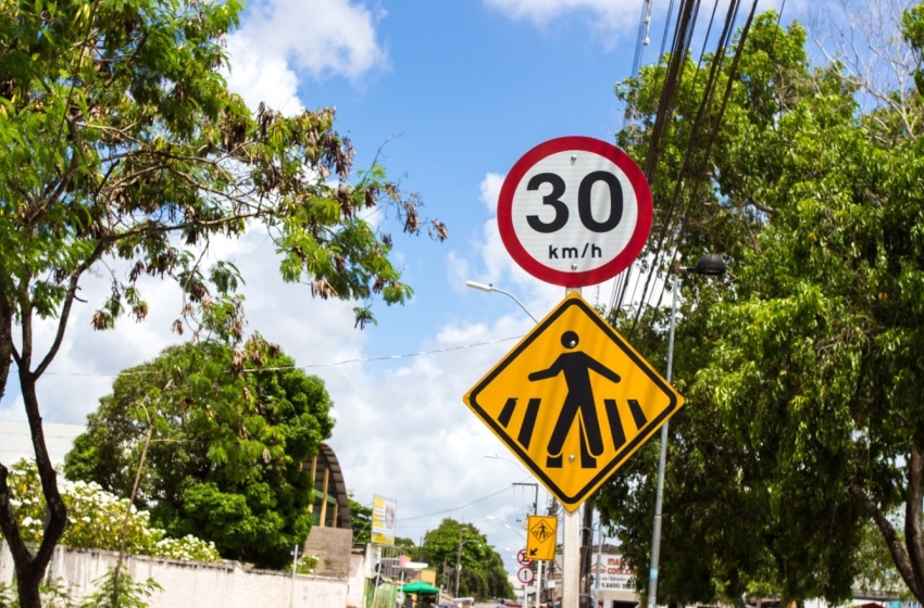 SMTT avança com sinalizações e proporciona segurança viária nas comunidades
