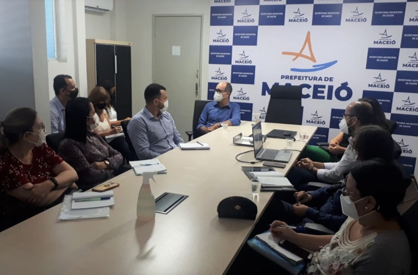 Reunião discute práticas de ensino na rede de Saúde de Maceió