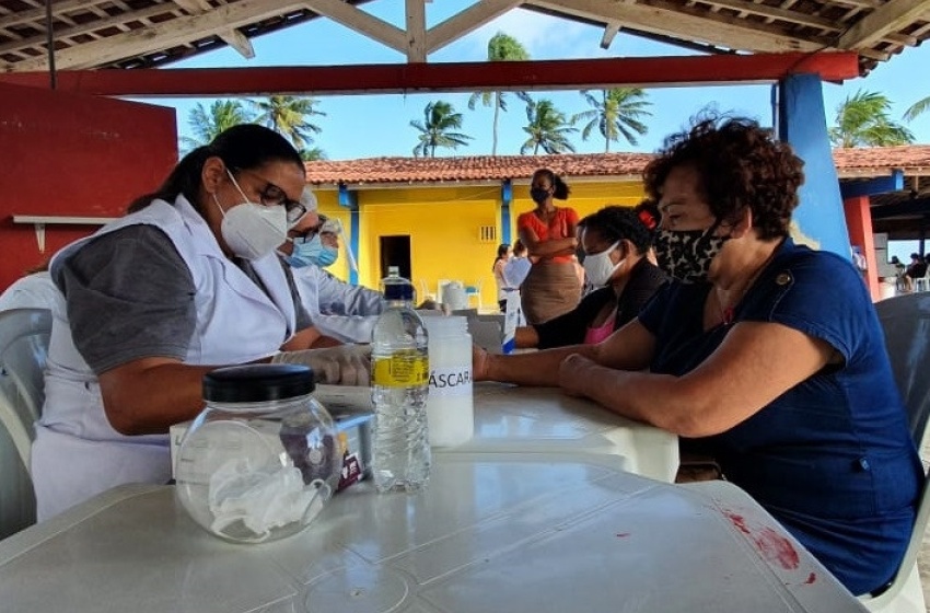 Maceió Rosa promove ações de saúde e conscientização em Guaxuma