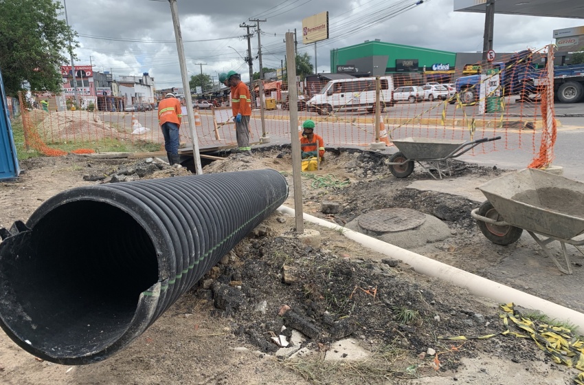 Seminfra inicia recuperação de galeria em avenida do Graciliano Ramos