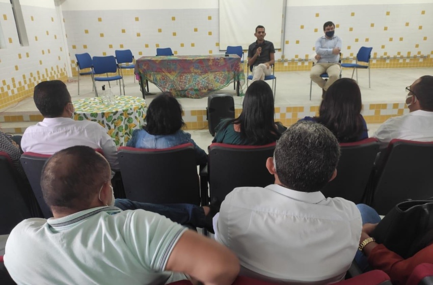 Secretário de Assistência Social se reúne com Conselheiros Tutelares da capital