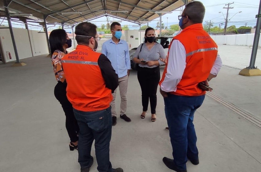 Secretário de Assistência Social visita Defesa Civil e CAT