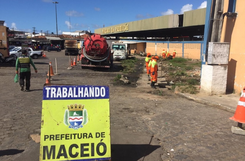 Seminfra realiza serviço de manutenção de galerias na região do Mercado
