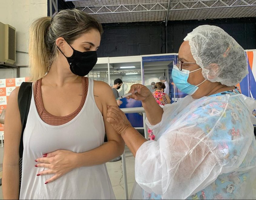Vacinação avança em Maceió, com 1,5 milhão de doses aplicadas. Fotos: Ascom SMS