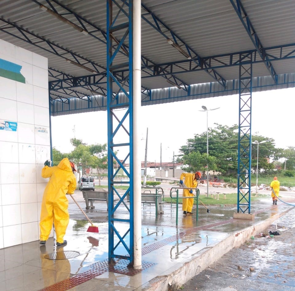 Equipes da Sudes realizam sanitização no Terminal do Mocambo. Foto: Ascom Sudes