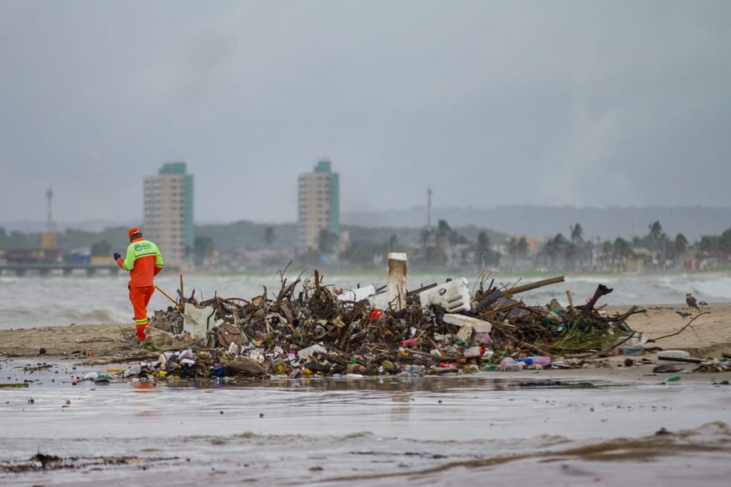 1000 toneladas de lixo recolhidos em abril - Foto: Secom Maceió