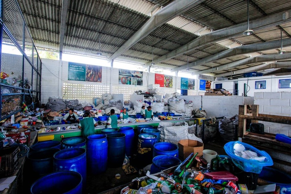 Cooperativas fazem a separação dos resíduos recicláveis. Foto: Secom Maceió