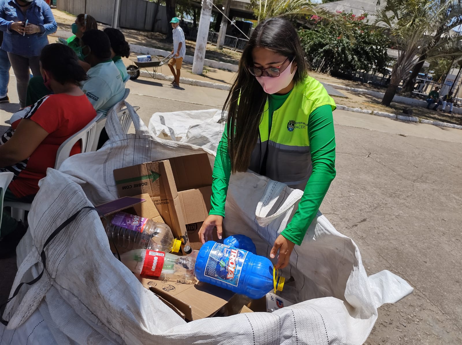 Recicla Maceió recolhe mais de 500 quilos de recicláveis no Benedito Bentes. Foto: Ascom Sudes